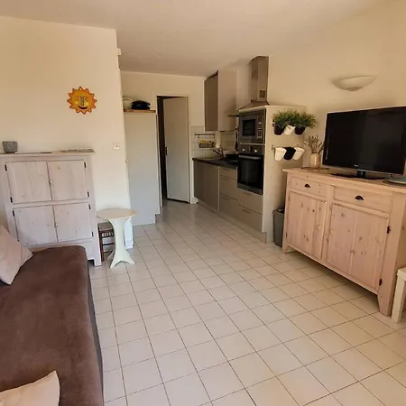 Cap Les Pins Ii Joli T2 Piscine Tennis Bordure Du Golf Mt St Martin Cap D'agde Apartment